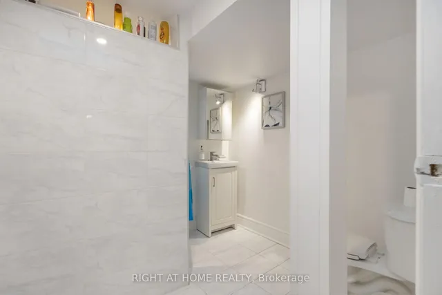 Additional image 33 of 306 Strathmore Blvd