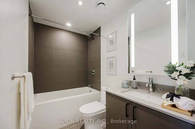 Additional image 32 of 135 East Liberty St Unit 2609