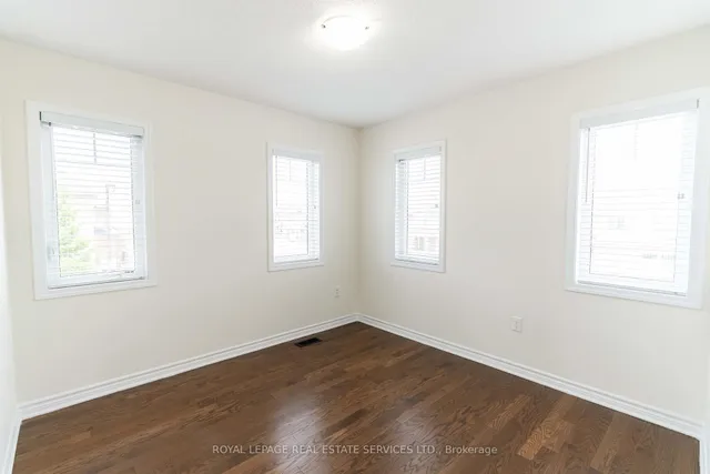 Additional image 30 of 974 Penson Cres