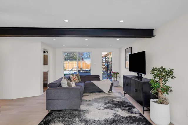 Additional image 28 of 16 Lynndale Dr