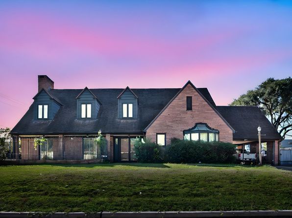 7846 Santa Elena St, Houston, TX 77061