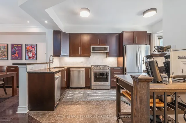 Additional image 4 of 245 Van Dusen Blvd Unit 8