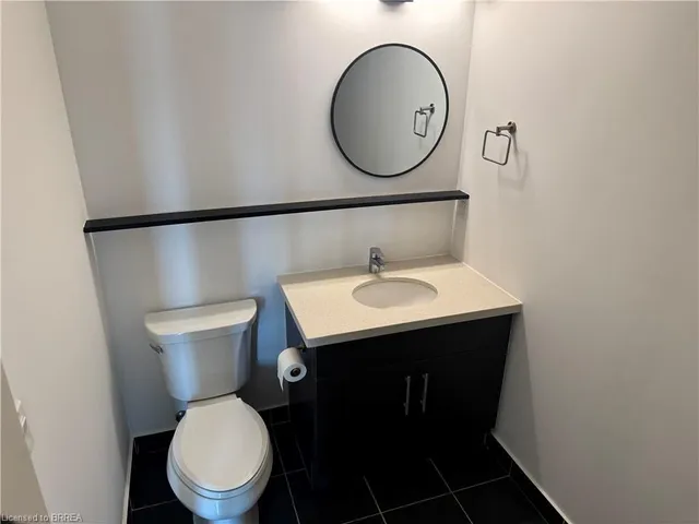 Additional image 11 of 690 King St Unit 406