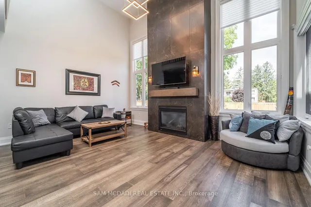 Additional image 36 of 2163 Deyncourt Dr