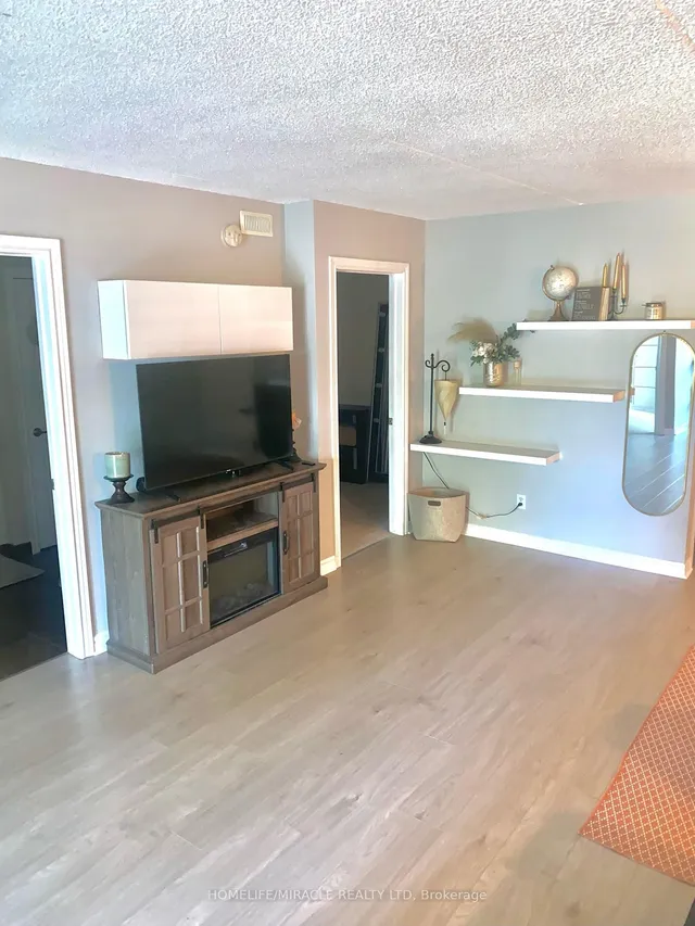 Additional image 6 of 1411 Walker's Line Unit 105