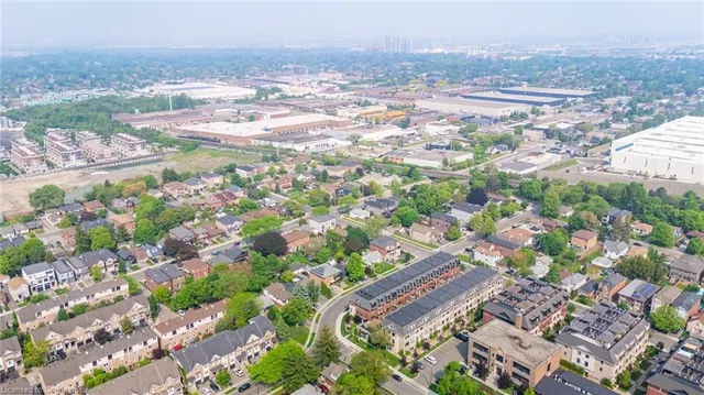 Additional image 32 of 41 Twenty Ninth St