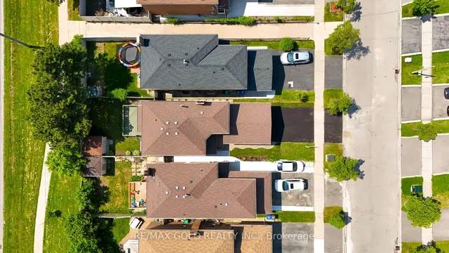 Additional image 26 of 78 Candy Cres