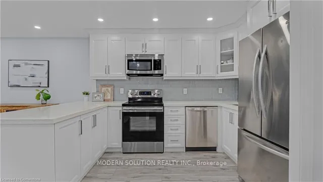 Additional image 14 of 1016 Falgarwood Dr Unit 42