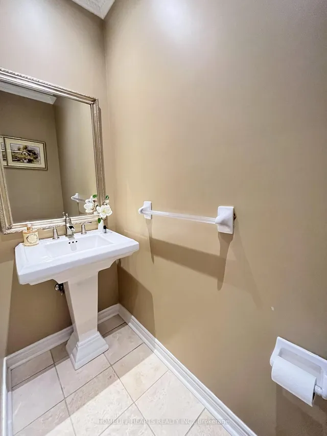 Additional image 11 of 516 Lumberton Cres