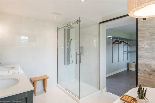 Additional image 38 of 6 Kew Crt