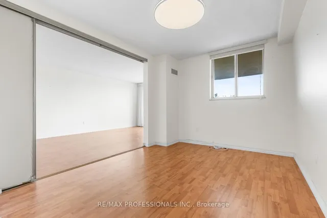 Additional image 8 of 812 Burnhamthorpe Rd Unit 306