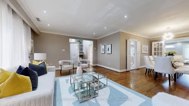 Additional image 17 of 12 Carousel Crt