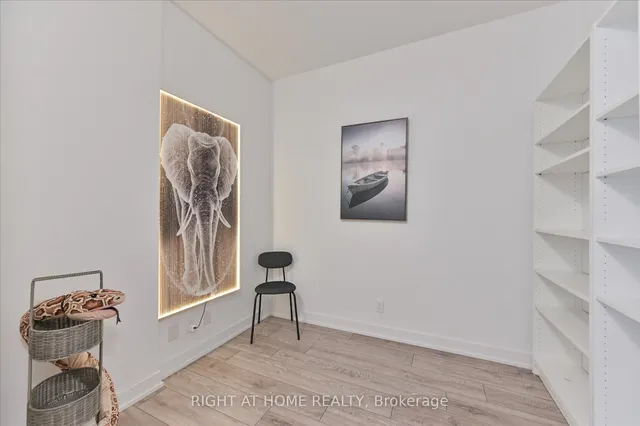 Additional image 9 of 108 Peter St Unit 825