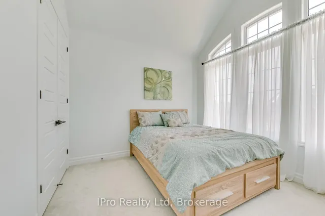 Additional image 35 of 1472 Varelas Passage