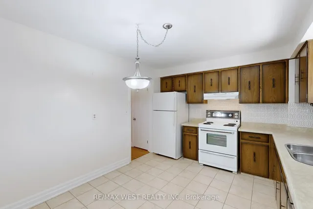 Additional image 18 of 304 Concord Ave