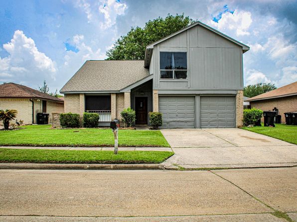 11335 Chelsea Walk Dr, Houston, TX 77066