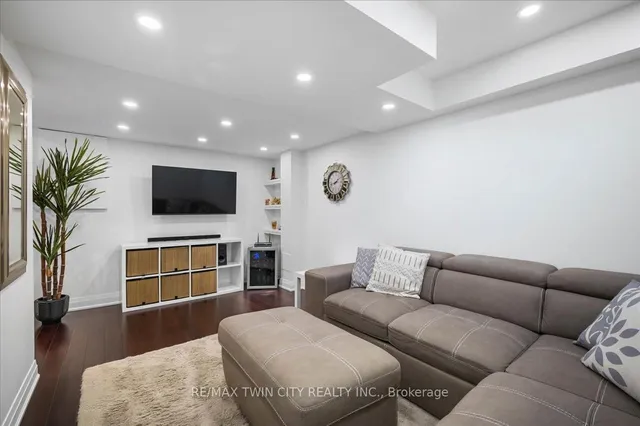 Additional image 30 of 51 Paulander Dr Unit 101