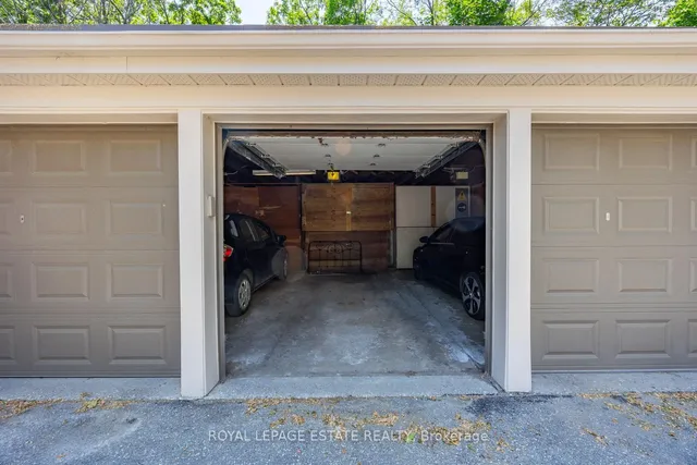 Additional image 46 of 21 Benlamond Ave Unit 4