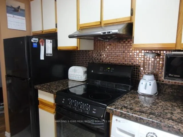 Additional image 14 of 37 Connaught Ave