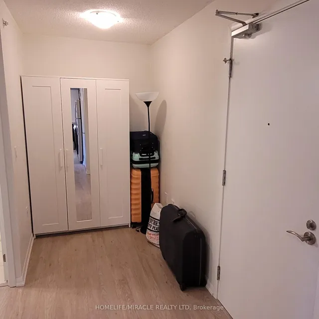 Additional image 10 of 830 Lawrence Ave Unit 529