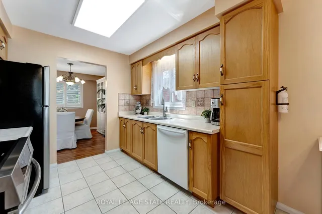 Additional image 8 of 50 Ossington Dr