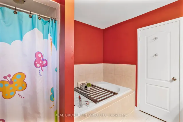 Additional image 19 of 56 Lockheed Cres