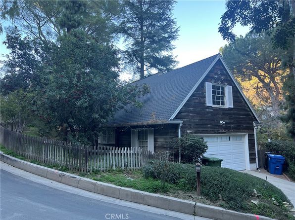 14807 Round Valley Dr, Sherman Oaks, CA 91403