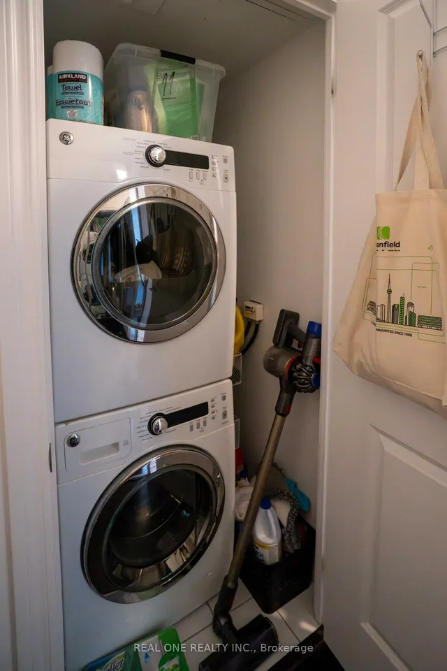 Additional image 12 of 386 Yonge St Unit 3611