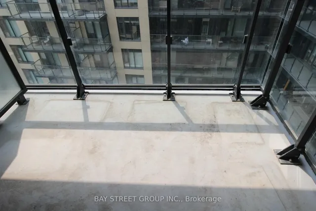 Additional image 21 of 543 Richmond St Unit 814