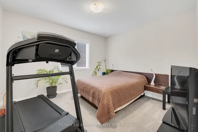 Additional image 34 of 57 Queen Mary Blvd