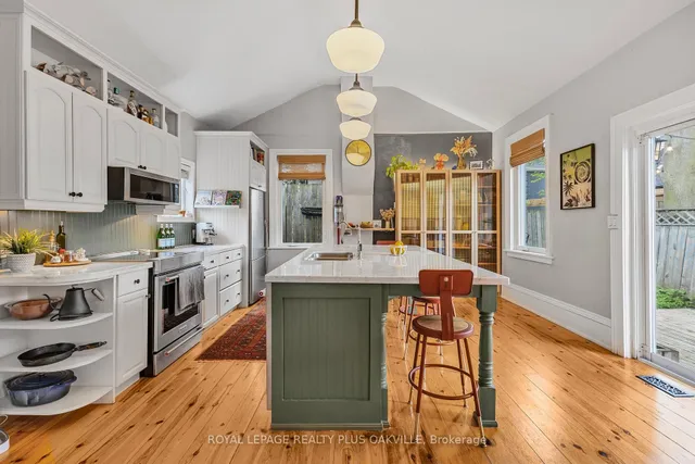 Additional image 16 of 73 Pearl St