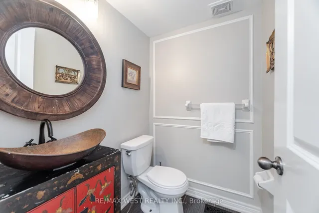 Additional image 37 of 70 Hogan Manor Dr