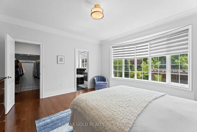 Additional image 23 of 36 Slipneedle St