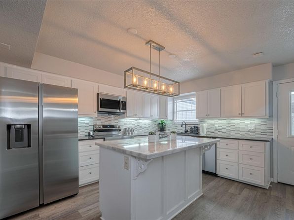 5825 Village Forest Ct, Houston, TX 77092