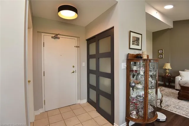 Additional image 7 of 262 Dundas St Unit 406