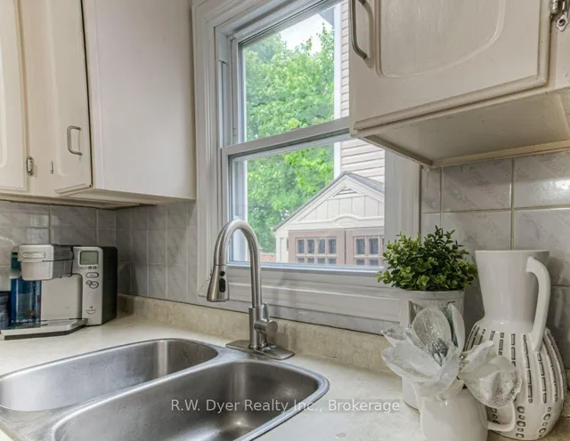 Additional image 21 of 79 Timberlane Cres