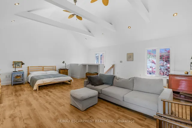 Additional image 31 of 20 TUCKETT St