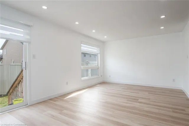 Additional image 22 of 23 Dahlia St