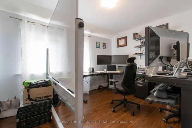 Additional image 22 of 398 Leslie St