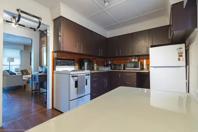 Additional image 7 of 428 Aberdeen Ave