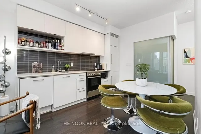 Additional image 13 of 435 Richmond St Unit 808