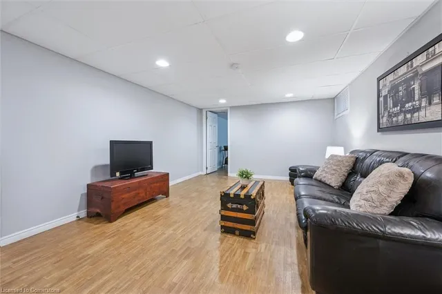 Additional image 24 of 20 Lyndhurst Dr