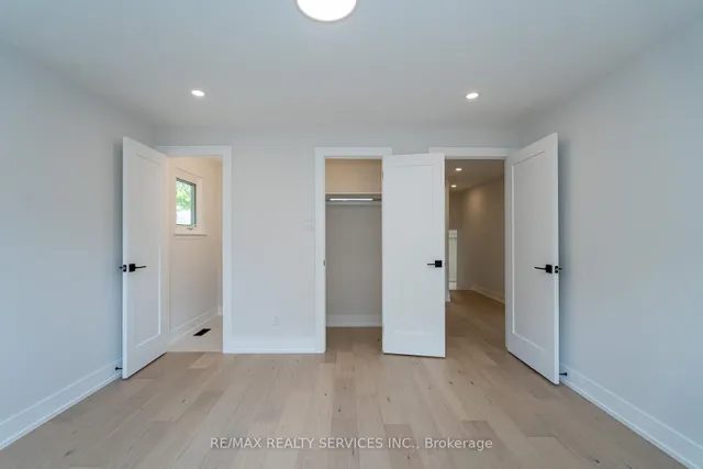 Additional image 24 of 2296 Devon Rd