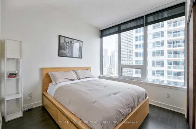 Additional image 8 of 19 Bathurst St Unit 2111