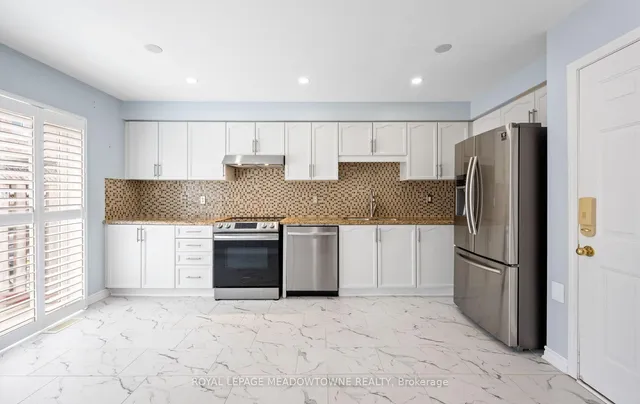 Additional image 12 of 634 Hamilton Cres