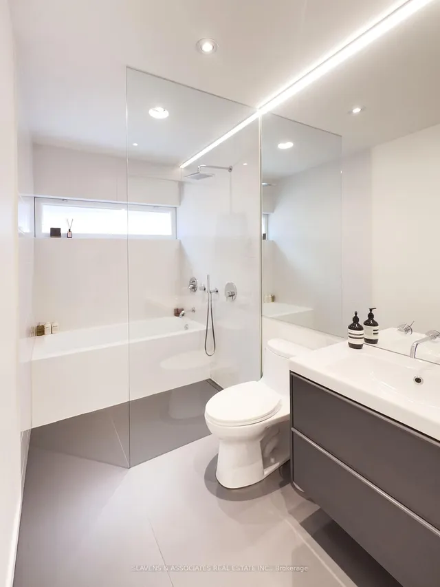 Additional image 26 of 251 St Clarens Ave