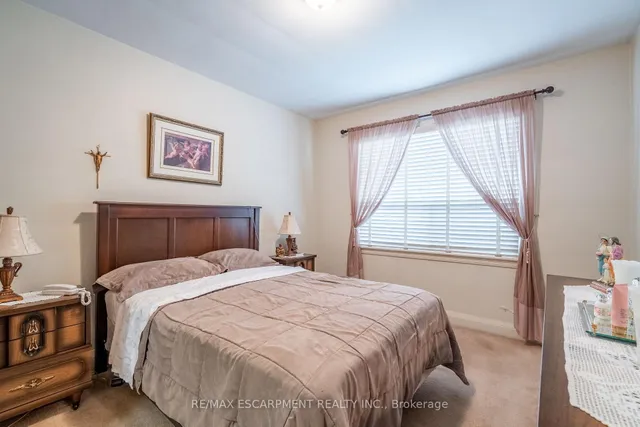 Additional image 34 of 204 Emerald St