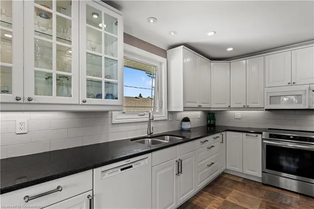 Additional image 12 of 380 Bryant Cres