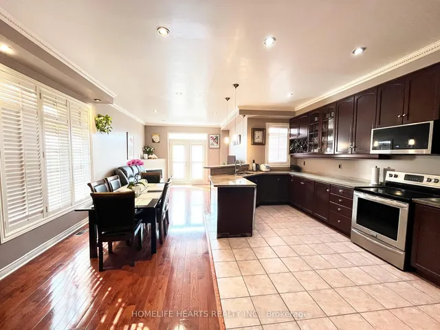 Additional image 3 of 516 Lumberton Cres