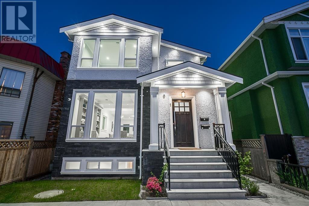 2768 E 25TH AVENUE|Vancouver, British Columbia V5R1H7